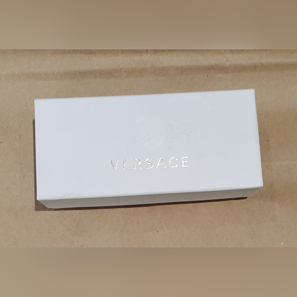 Versace eyeglasses case. - Picture 6 of 6